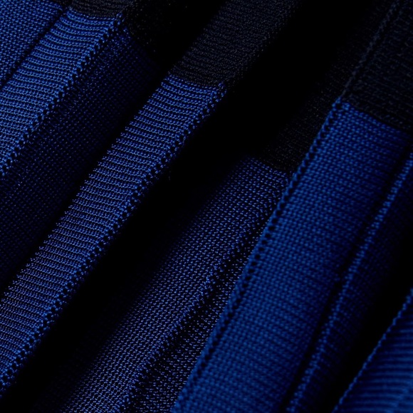 CEFINN Colette two-tone pleated knitted navy midi skirt, size large - Picture 5 of 6